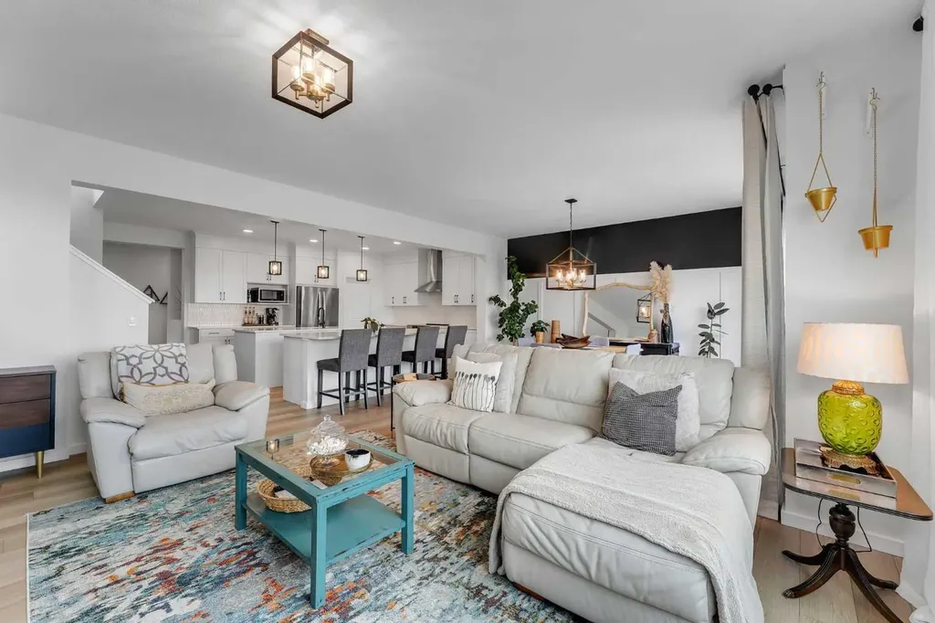 444 Lawthorn Way Airdrie AB T4A 3M7