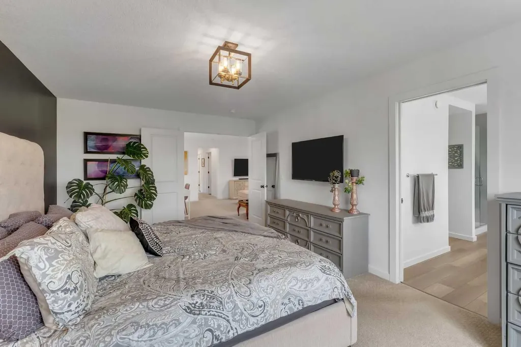 444 Lawthorn Way Airdrie AB T4A 3M7
