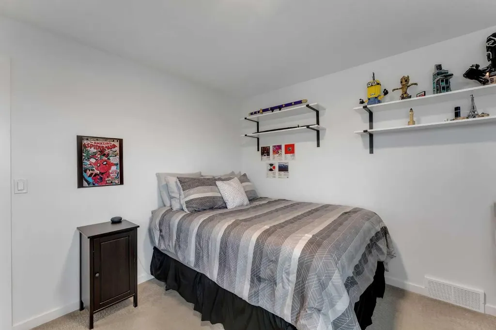 444 Lawthorn Way Airdrie AB T4A 3M7