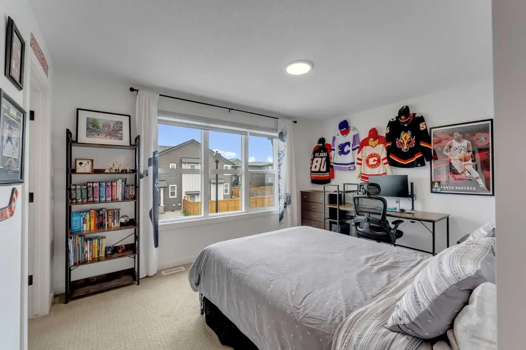 444 Lawthorn Way Airdrie AB T4A 3M7