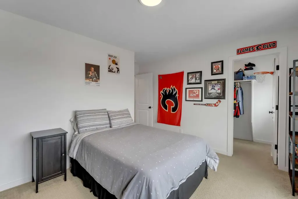 444 Lawthorn Way Airdrie AB T4A 3M7