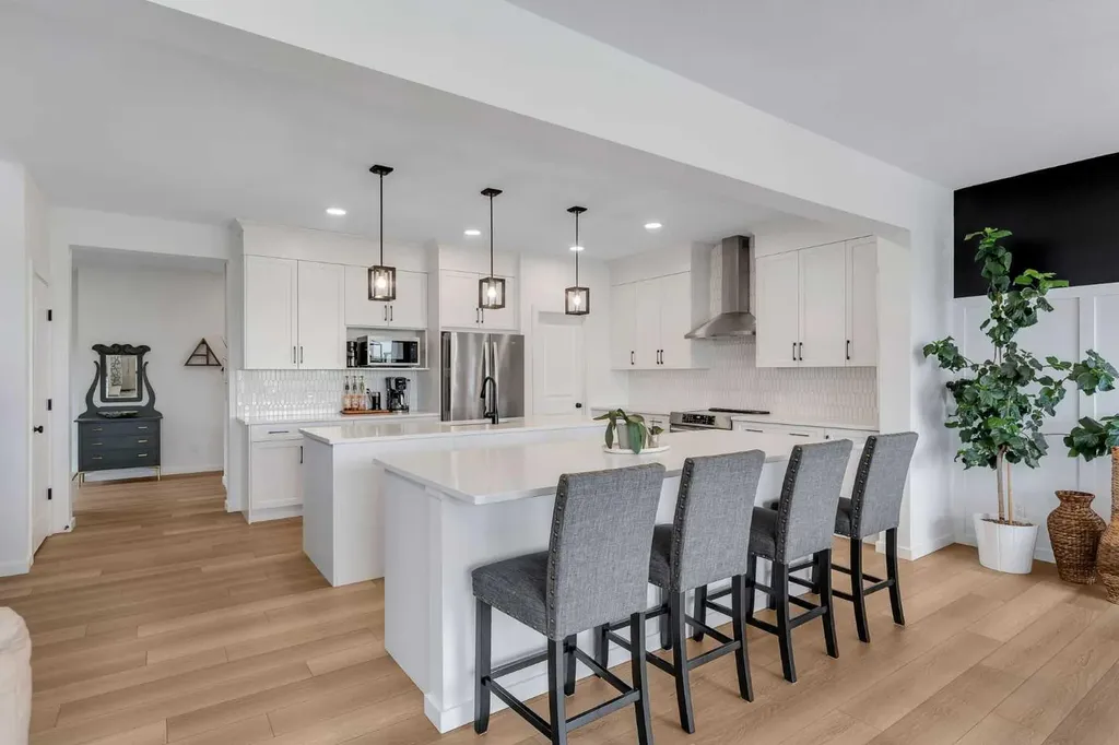 444 Lawthorn Way Airdrie AB T4A 3M7
