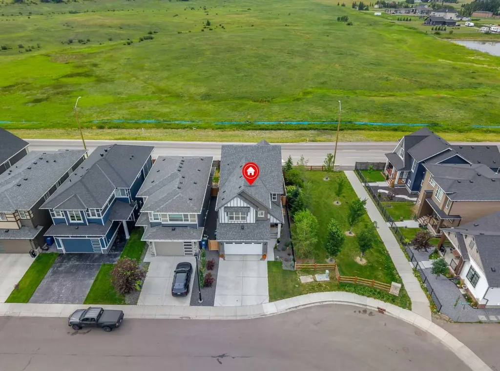 444 Lawthorn Way Airdrie AB T4A 3M7