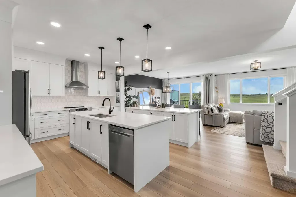 444 Lawthorn Way Airdrie AB T4A 3M7