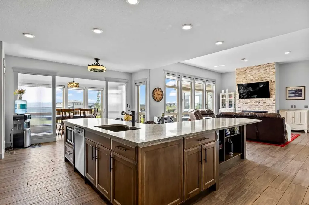 112 Green Haven Court Rural Foothills County AB T1S0L9