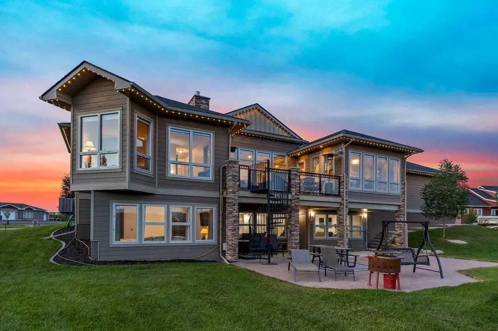 112 Green Haven Court Rural Foothills County AB T1S0L9