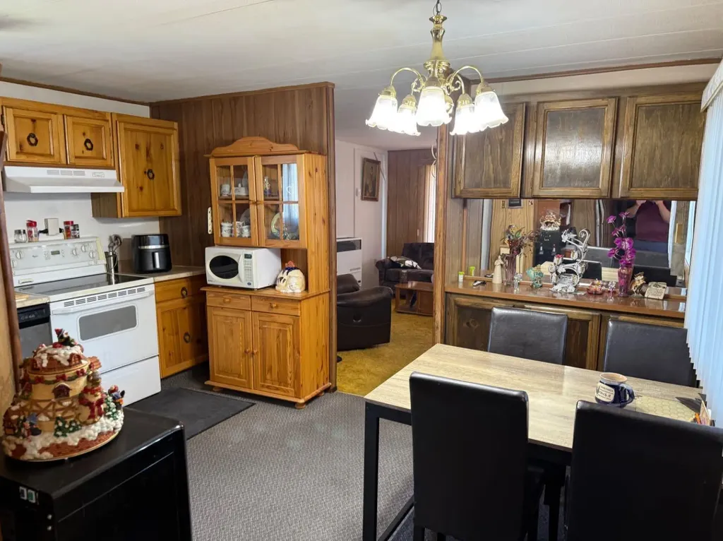 1410 43 Street S Lethbridge AB T1K 3S5
