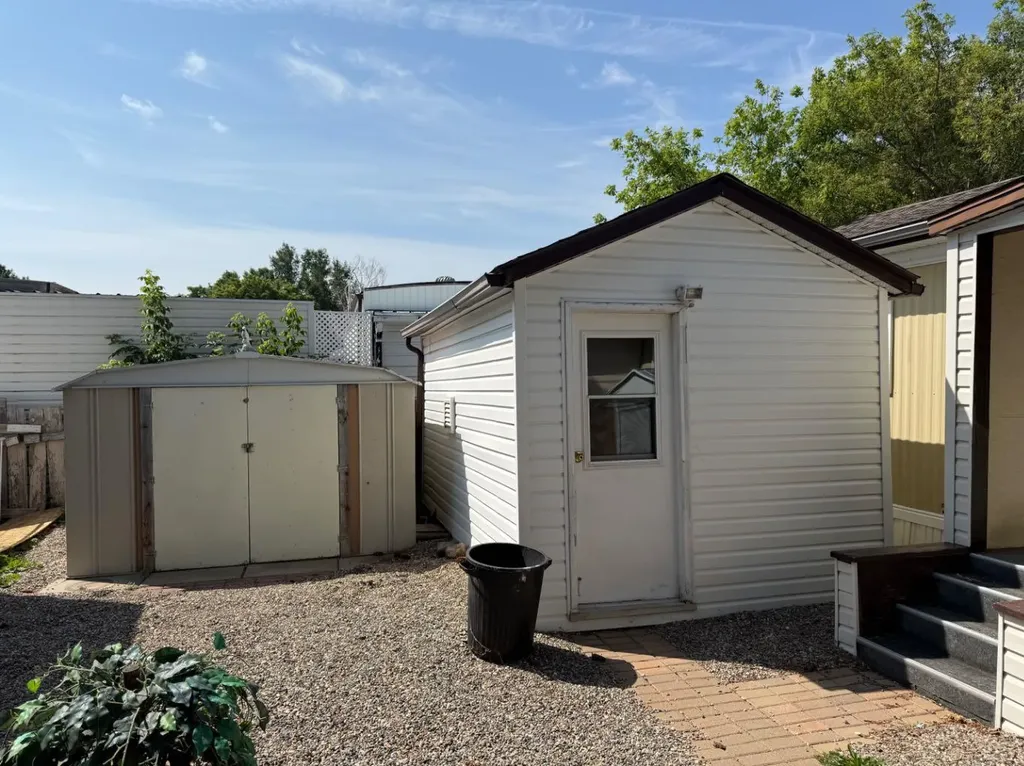1410 43 Street S Lethbridge AB T1K 3S5