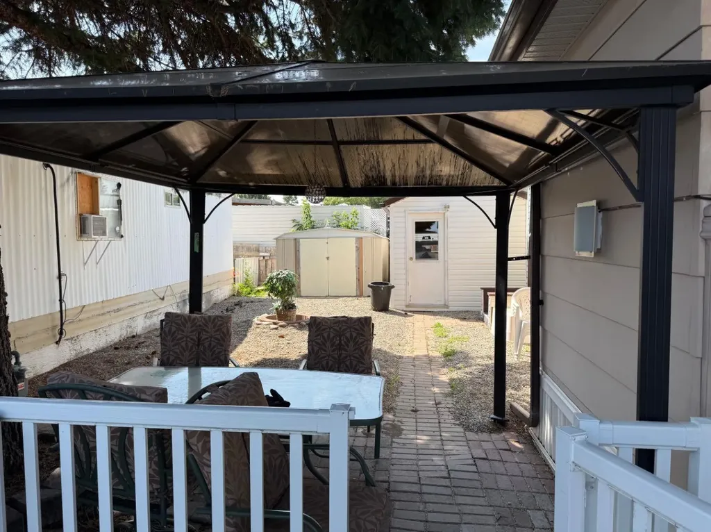 1410 43 Street S Lethbridge AB T1K 3S5