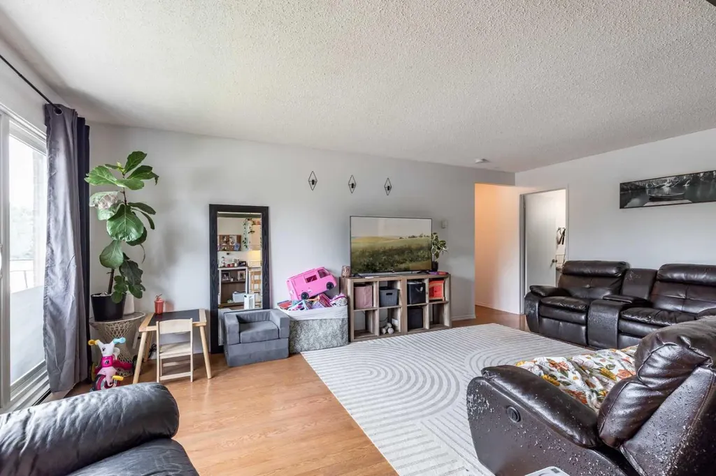 663 12 Street NW Medicine Hat AB T1A 7M1