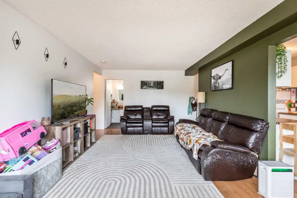 663 12 Street NW Medicine Hat AB T1A 7M1