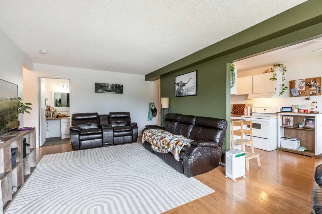 663 12 Street NW Medicine Hat AB T1A 7M1