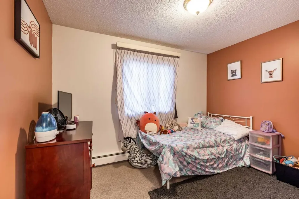 663 12 Street NW Medicine Hat AB T1A 7M1