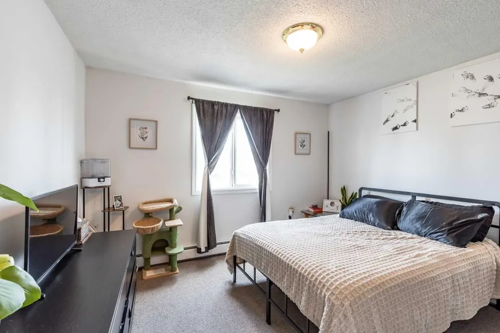 663 12 Street NW Medicine Hat AB T1A 7M1