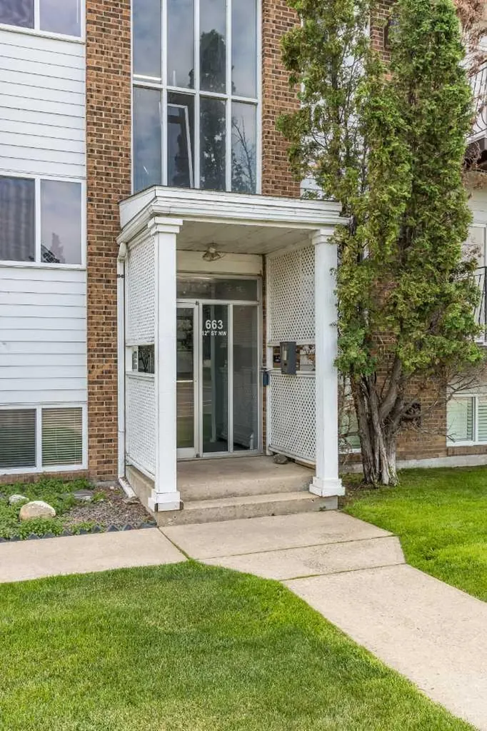 663 12 Street NW Medicine Hat AB T1A 7M1