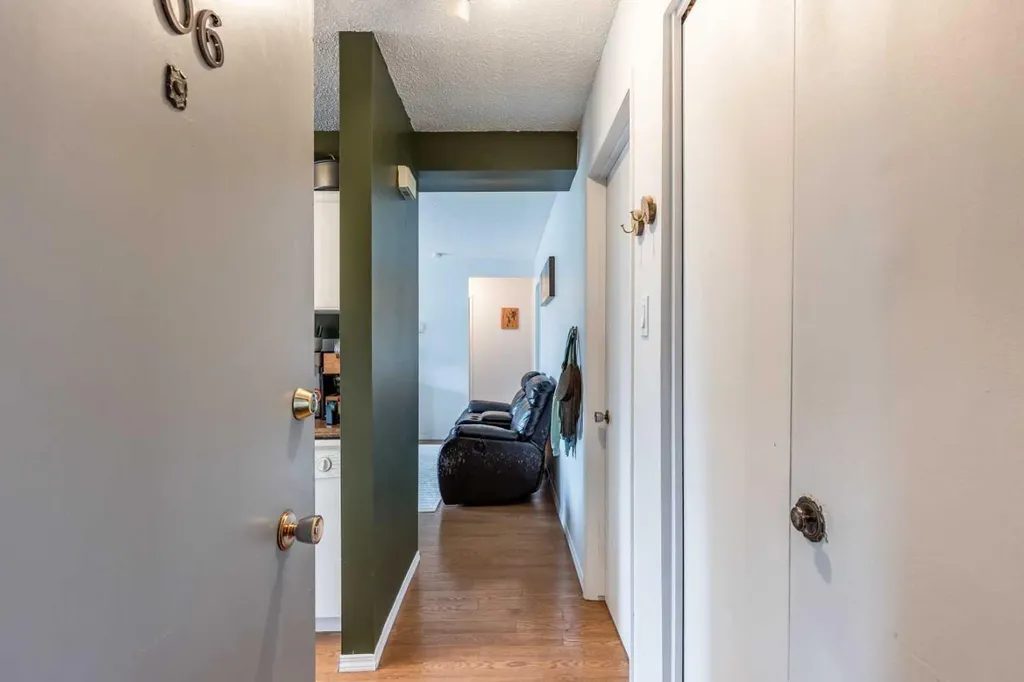 663 12 Street NW Medicine Hat AB T1A 7M1