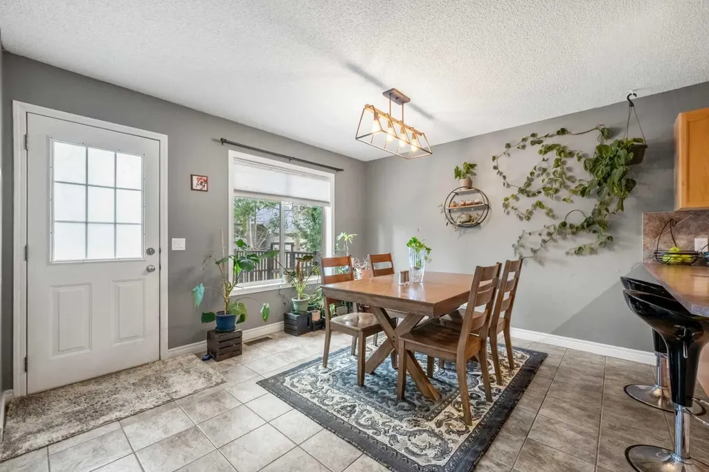 163 West Lakeview Passage Chestermere AB T1X 1G8