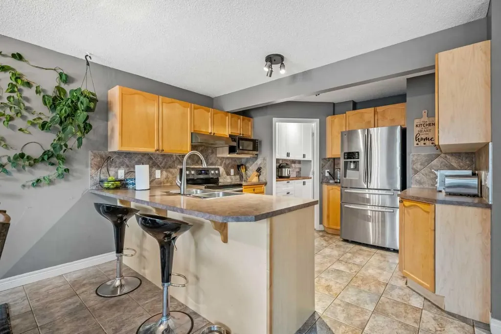 163 West Lakeview Passage Chestermere AB T1X 1G8