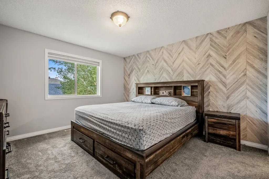 163 West Lakeview Passage Chestermere AB T1X 1G8