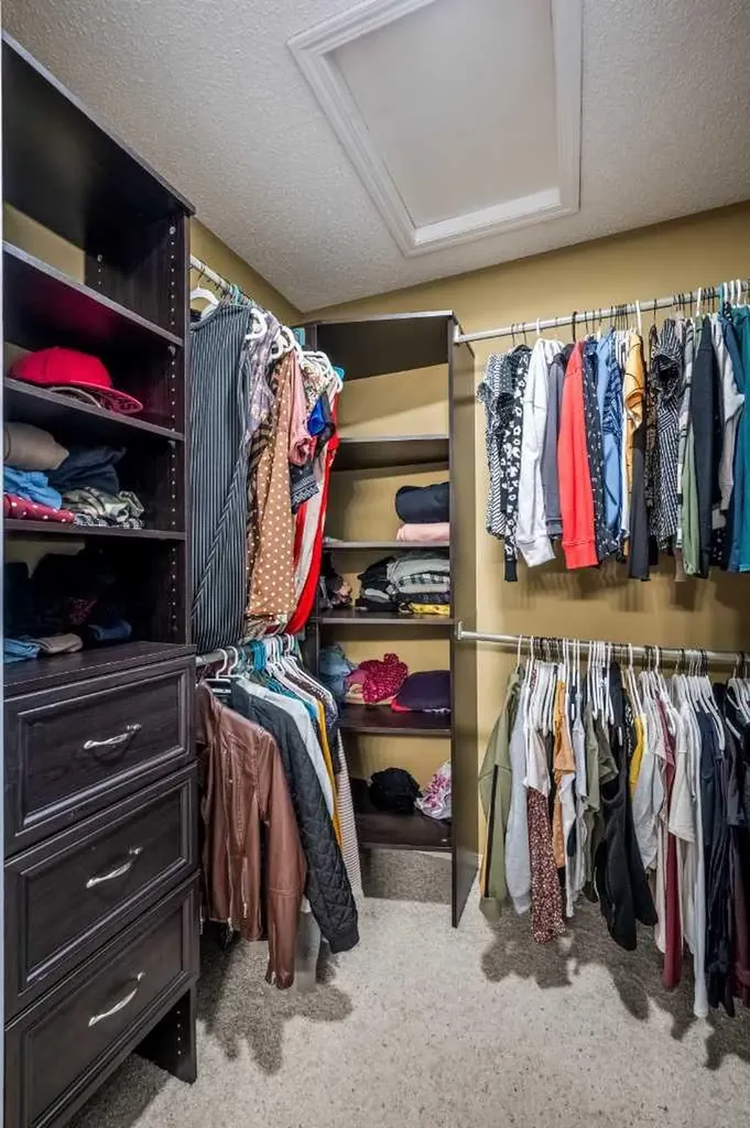 163 West Lakeview Passage Chestermere AB T1X 1G8