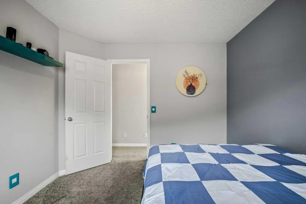 163 West Lakeview Passage Chestermere AB T1X 1G8