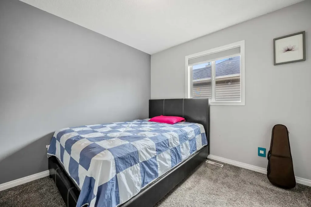 163 West Lakeview Passage Chestermere AB T1X 1G8