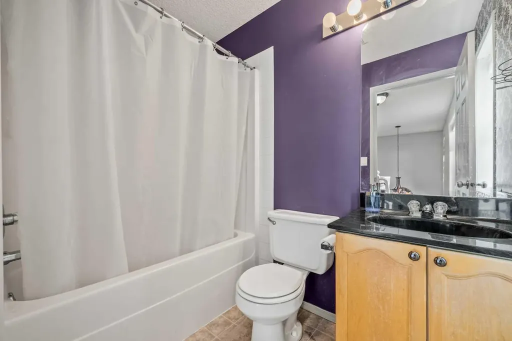 163 West Lakeview Passage Chestermere AB T1X 1G8