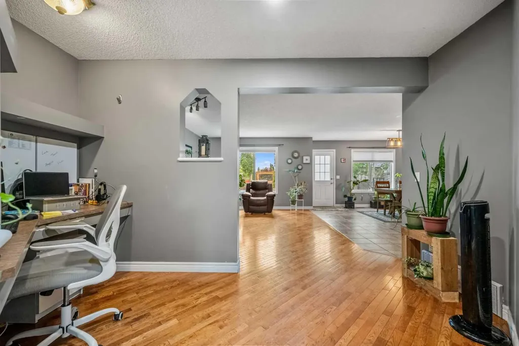 163 West Lakeview Passage Chestermere AB T1X 1G8