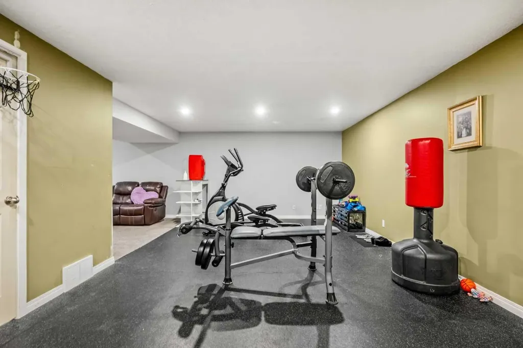 163 West Lakeview Passage Chestermere AB T1X 1G8