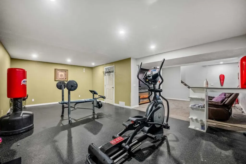 163 West Lakeview Passage Chestermere AB T1X 1G8