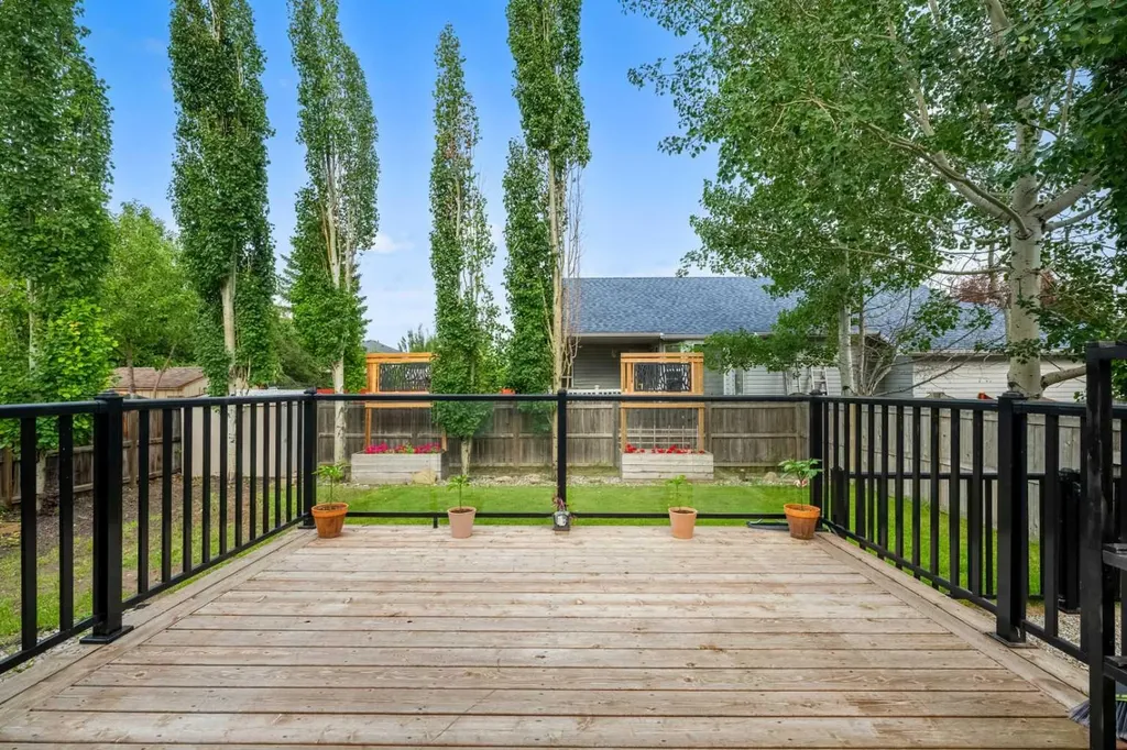 163 West Lakeview Passage Chestermere AB T1X 1G8