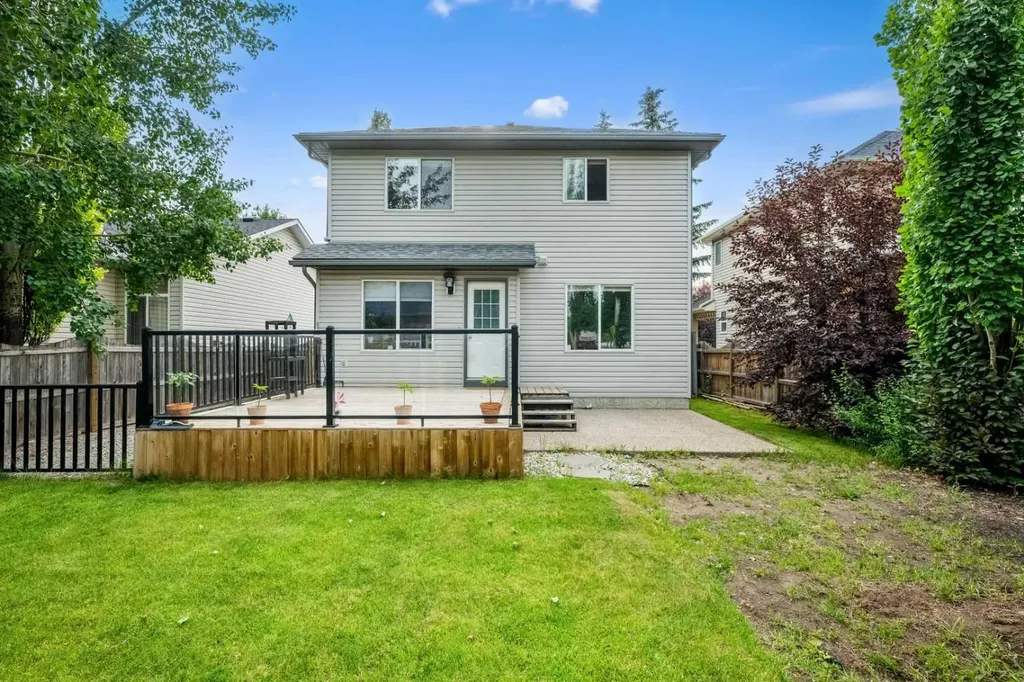 163 West Lakeview Passage Chestermere AB T1X 1G8