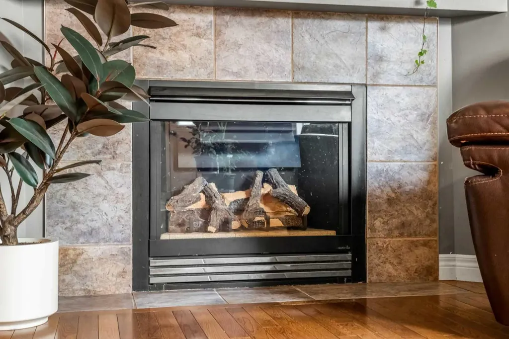 163 West Lakeview Passage Chestermere AB T1X 1G8