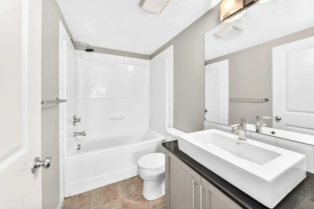 155 Skyview Ranch Way NE Calgary AB T3N 0L4
