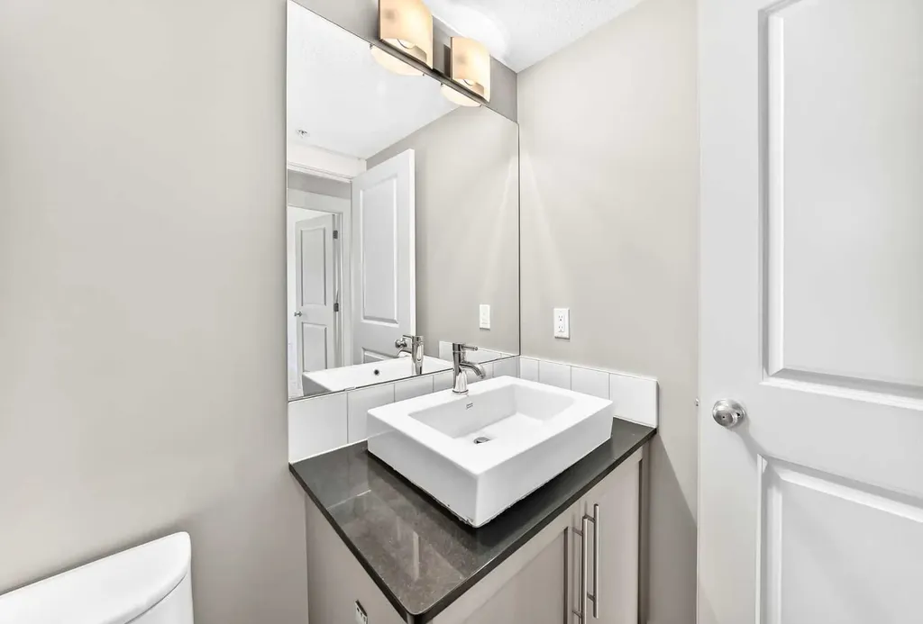 155 Skyview Ranch Way NE Calgary AB T3N 0L4
