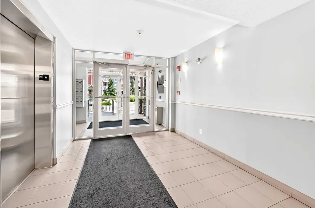 155 Skyview Ranch Way NE Calgary AB T3N 0L4