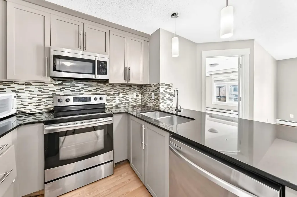 155 Skyview Ranch Way NE Calgary AB T3N 0L4