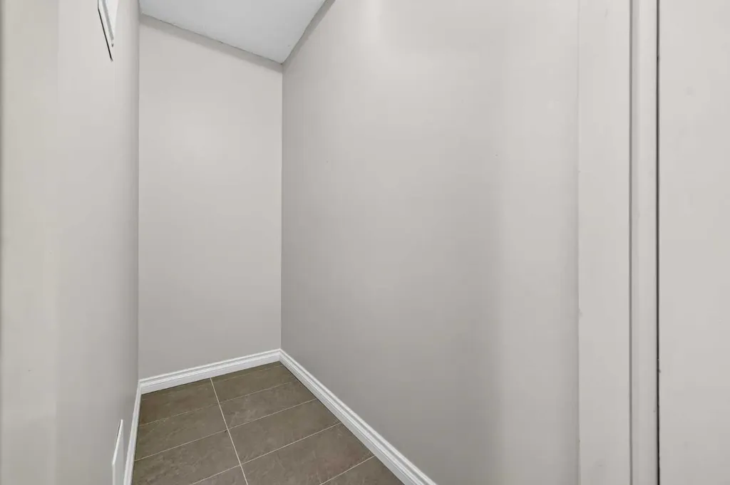 903 19 Avenue SW Calgary AB T2T 0H8