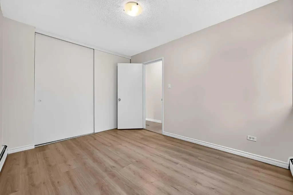 903 19 Avenue SW Calgary AB T2T 0H8