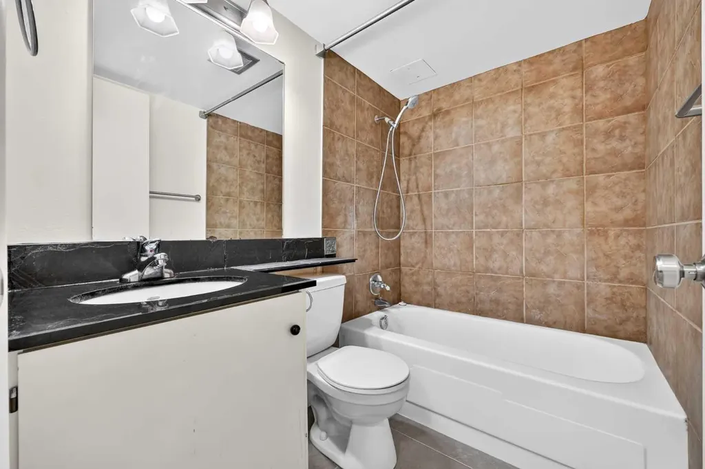 903 19 Avenue SW Calgary AB T2T 0H8