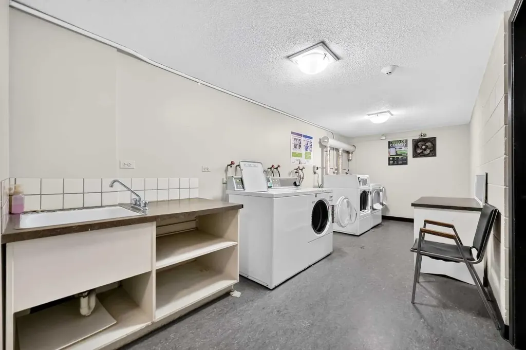 903 19 Avenue SW Calgary AB T2T 0H8