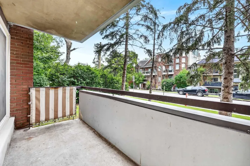903 19 Avenue SW Calgary AB T2T 0H8