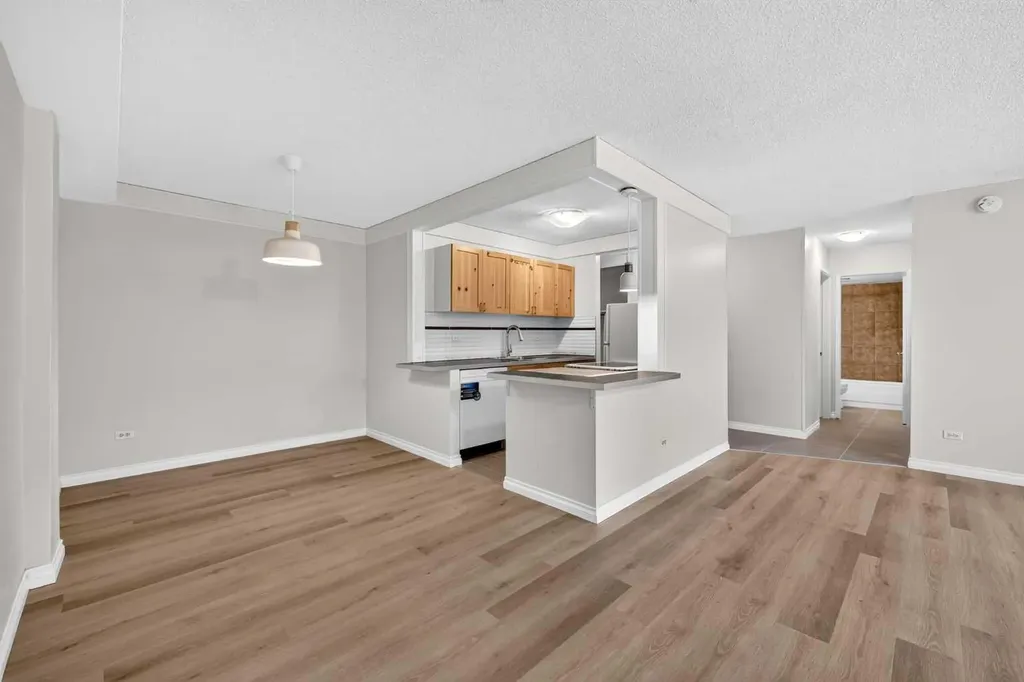 903 19 Avenue SW Calgary AB T2T 0H8