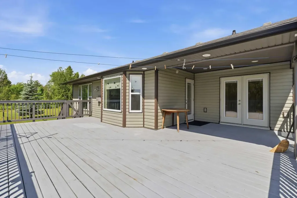 253037 Township Road 432 Ponoka AB T4J 1R2