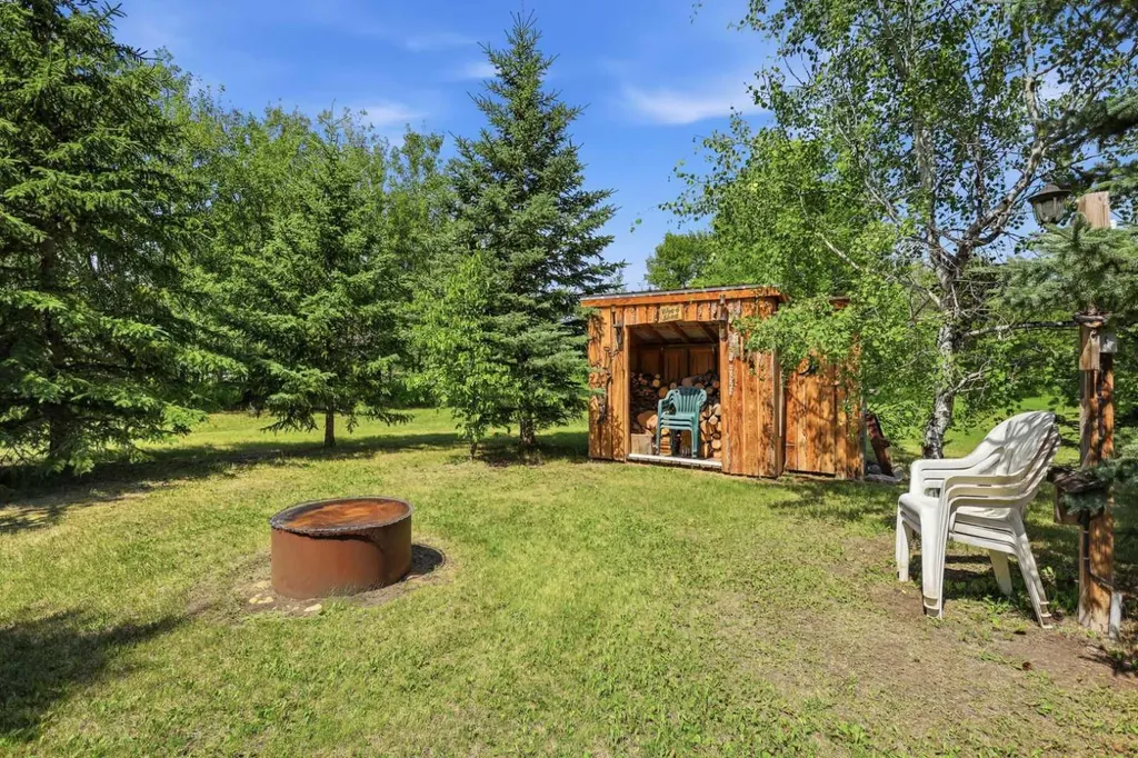253037 Township Road 432 Ponoka AB T4J 1R2