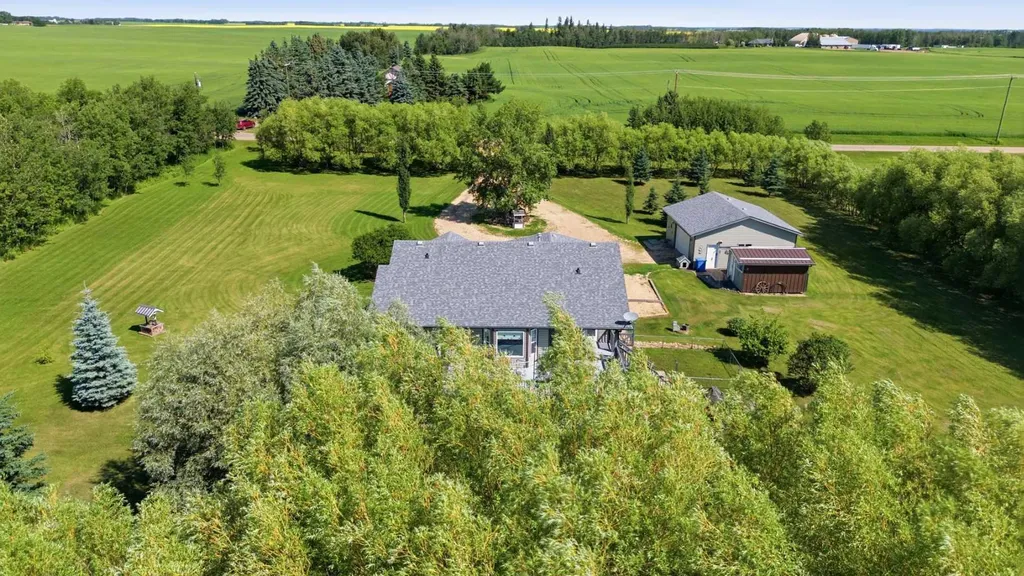 253037 Township Road 432 Ponoka AB T4J 1R2