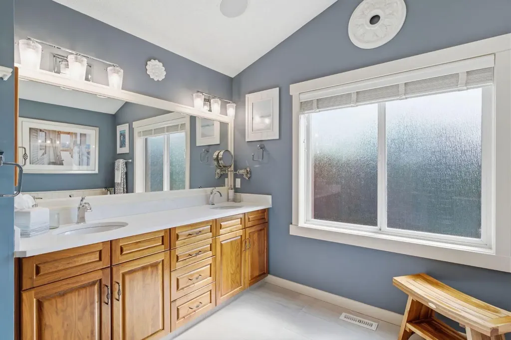 31 Chapala Close SE Calgary AB T2X 3T1