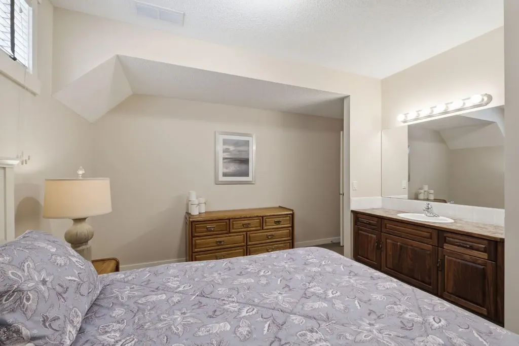 31 Chapala Close SE Calgary AB T2X 3T1