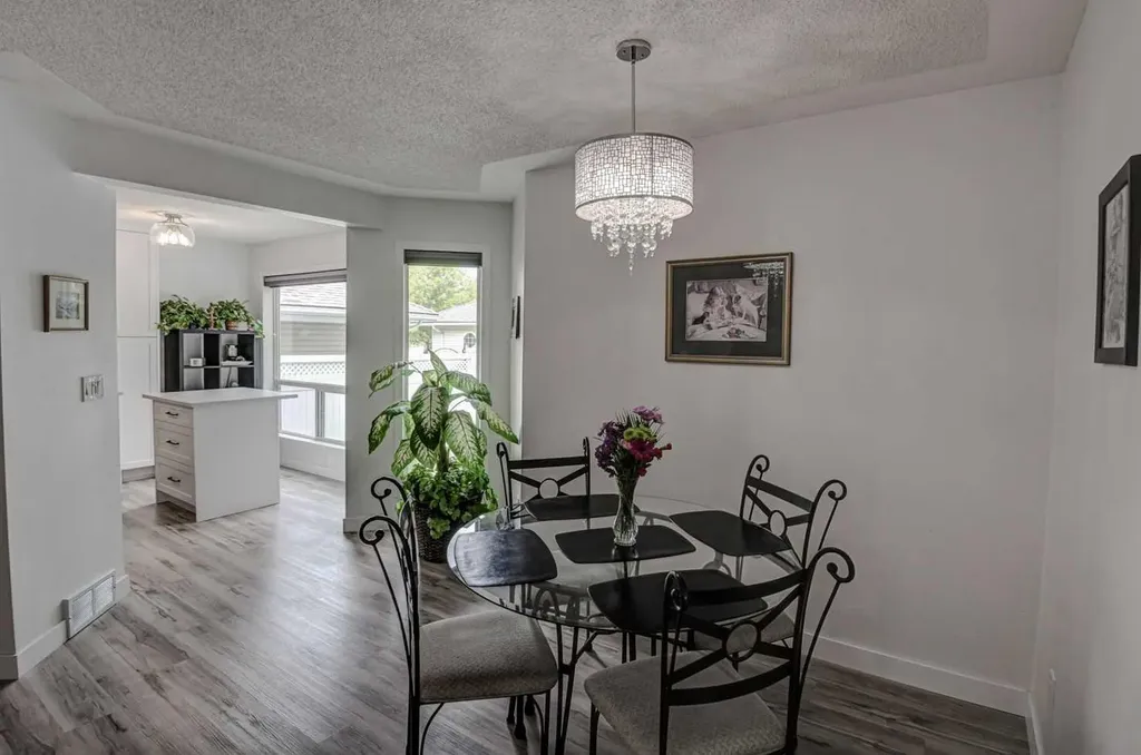 58 Sierra Morena Gardens SW Calgary AB T3H 3P4