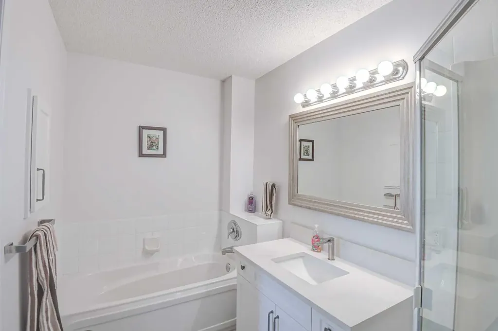 58 Sierra Morena Gardens SW Calgary AB T3H 3P4